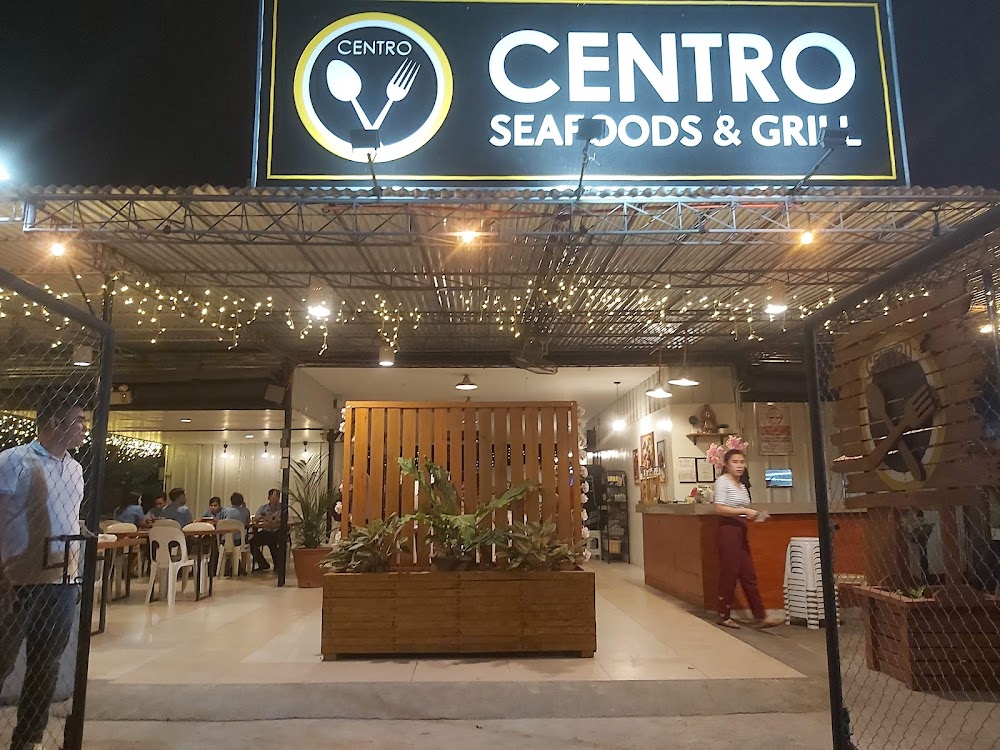 Centro Seafoods and Grill